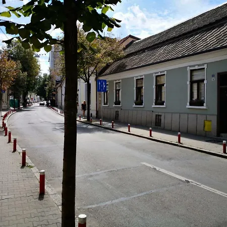 Ultracentral Oldtown Guesthouse Cluj-Napoca Esterno foto
